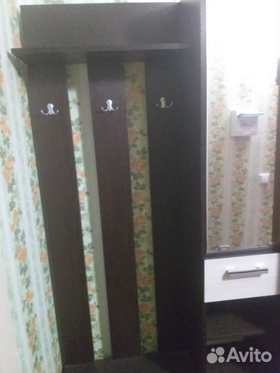 Вешалка в прихожую с зеркалом