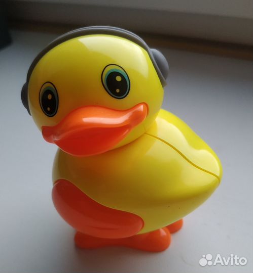 Игрушка заводной утенок
