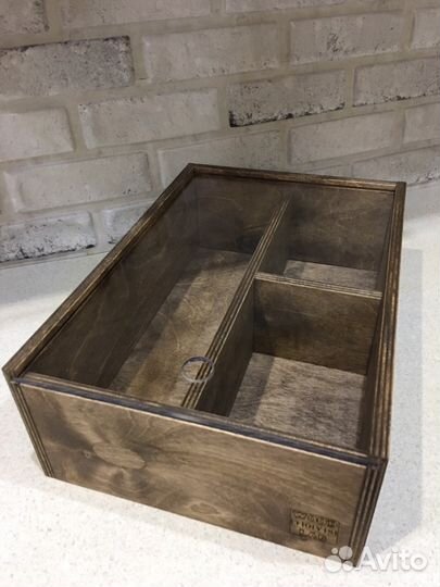 Подарочный ящик с крышкой из оргстекла