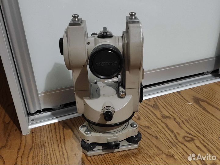 Теодолит Sokkisha TM6