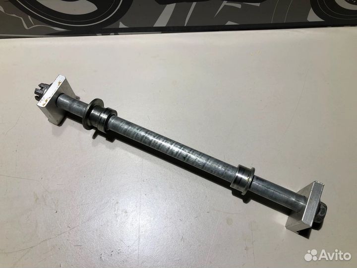 Ось заднего колеса Yamaha XJR 400 R 1997г