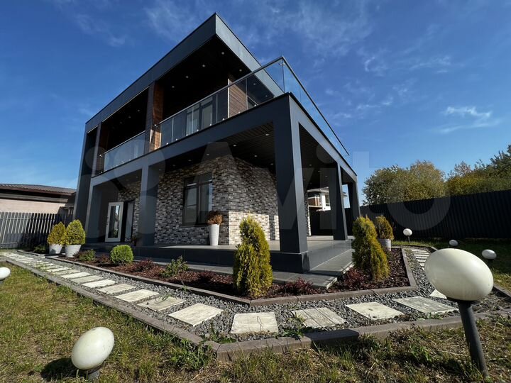 Коттедж 186,6 м² на участке 6,3 сот.