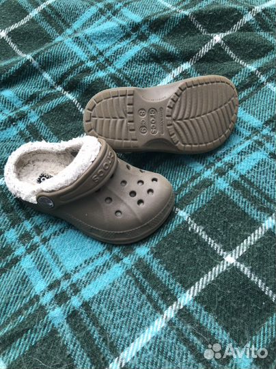 Теплые сандали Crocs