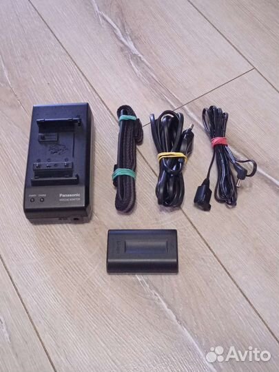 В/камера Panasonic NV-Rx17En (VHS-C). (Б/у.)