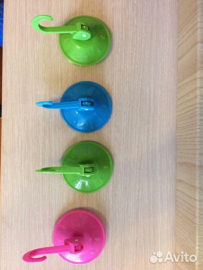 Крючки (на присоске)