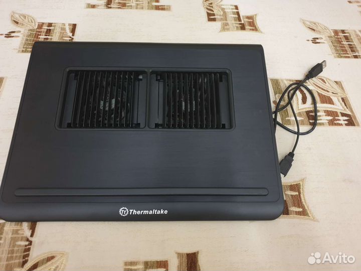 Подставка с охлаждением