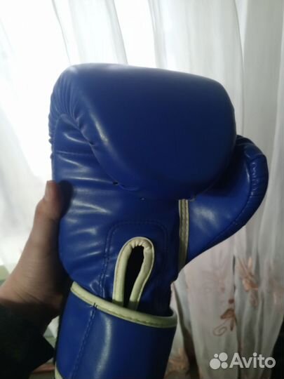 Боксерские перчатки