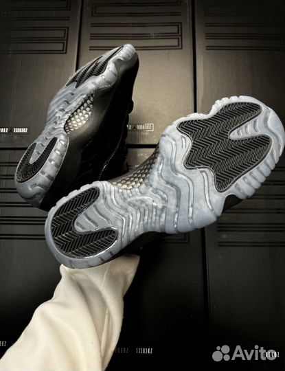 Кроссовки мужские Air Jordan 11 Cap and Gown