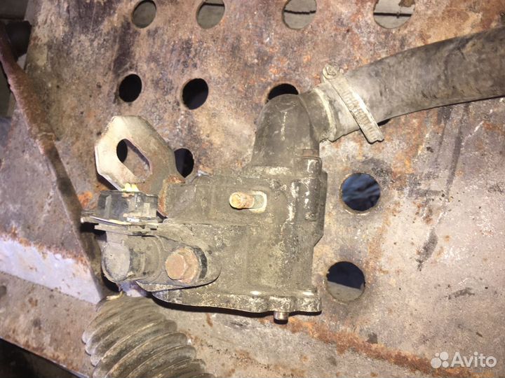 Корпус термостата с датчиком Nissan Maxima J30