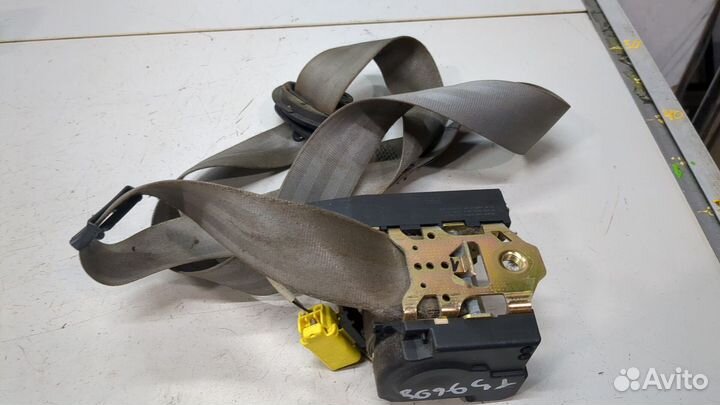 Ремень безопасности Volkswagen Transporter 5, 2004