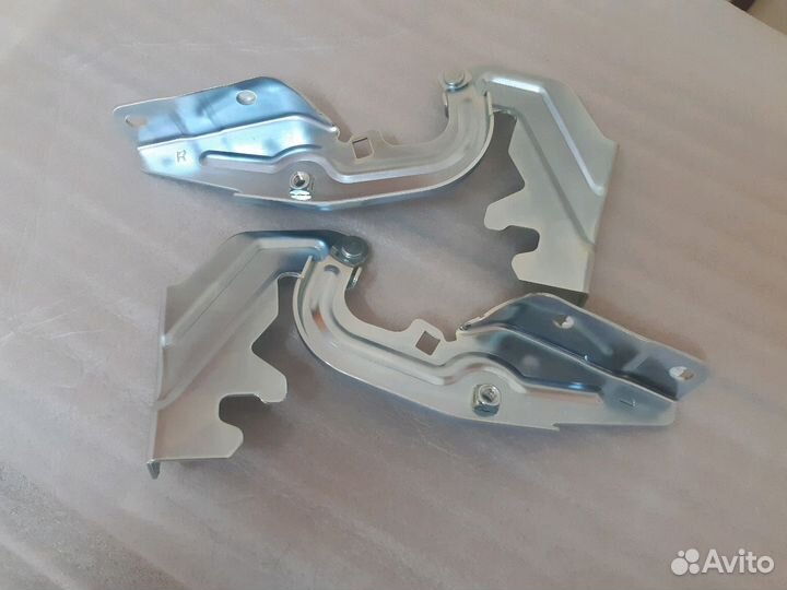 Петли капота Mitsubishi Lancer X