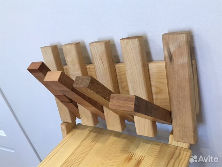 Вешалка настенная из дерева