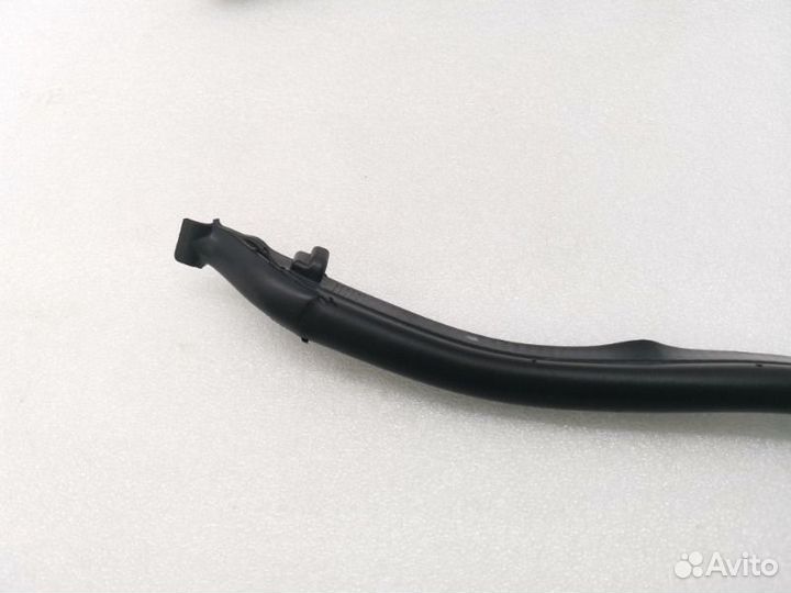 Уплотнительная резинка Bmw X4 F26 2.0 2014