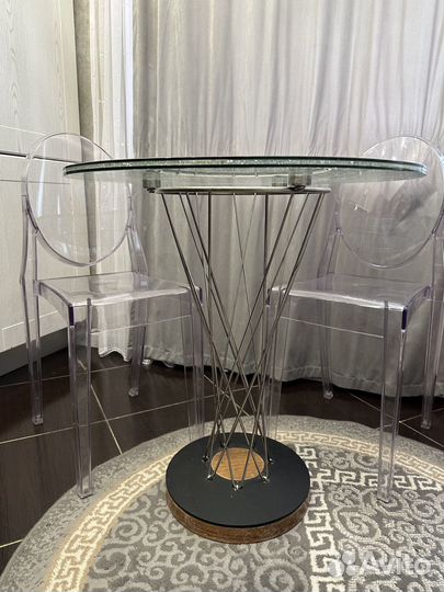 Стол и два стула для маленькой кухни, балкона