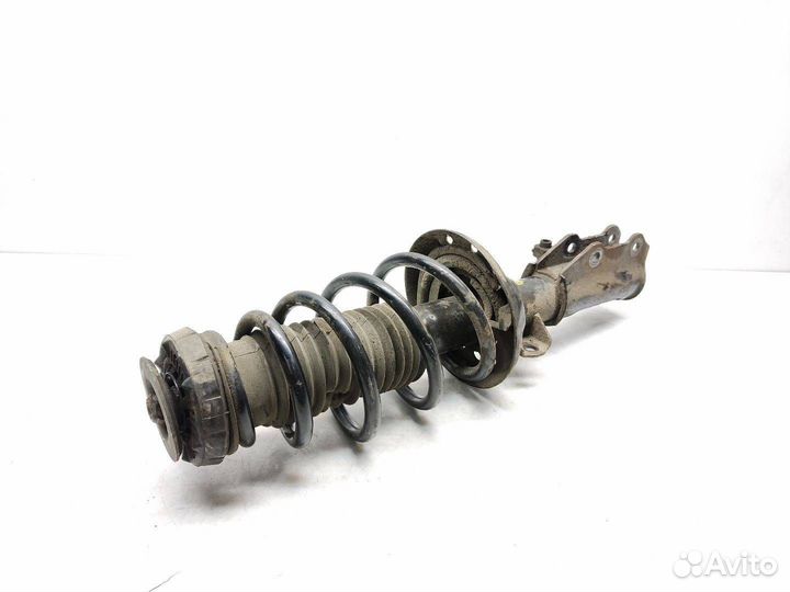 Стойка амортизатора передняя правая Opel Zafira