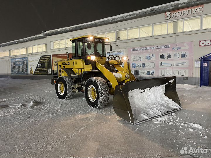 Уборка чистка вывоз снега погрузчиком