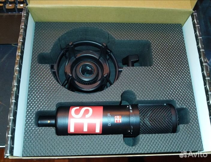 Микрофон SE Electronics sE2200 + Стойка