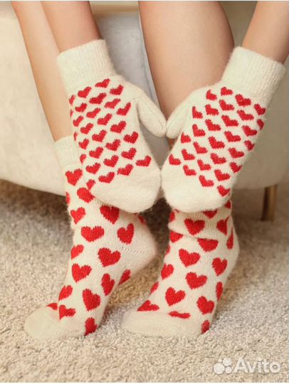 Подарочный набор шерстяные носки и варежки новые