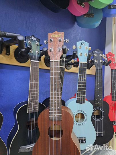 Укулеле сопрано красное дерево