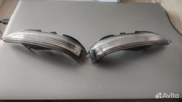 Повторители поворота в зеркало LADA Vesta