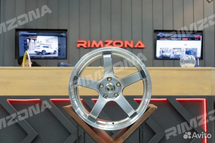 Литой диск advan R18 5x114.3 sv