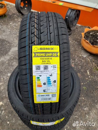 Sonix Prime UHP 08 195/45 R16 84V