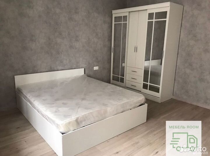 Шкаф купе распашной