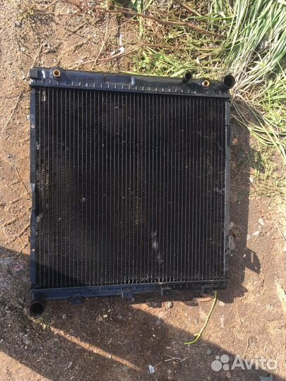 Радиатор охлаждения мерседес W124 Е автомат