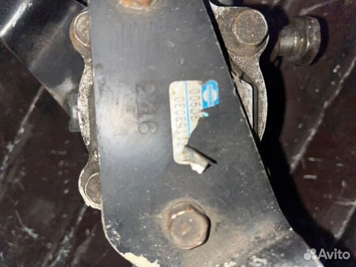 Насос гидроусилителя Nissan Serena 1996