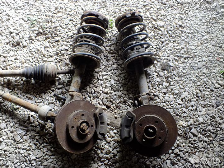 Кулак поворотныи Renault Megan 1