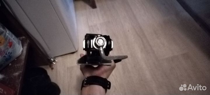 Домкрат автомобильный