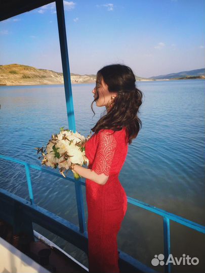 Нарядное платье из кружева с подкладом