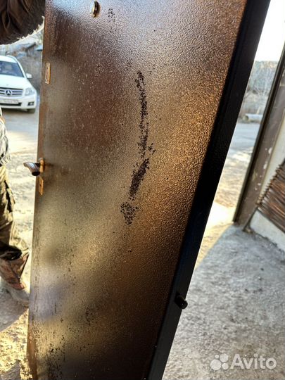 Продается входная металлическая дверь