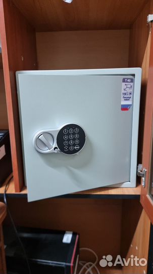 Сейф с кодовым замком
