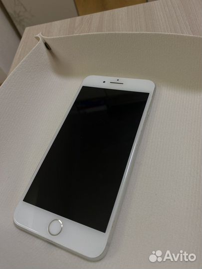 Телефон iPhone 8 plus 64
