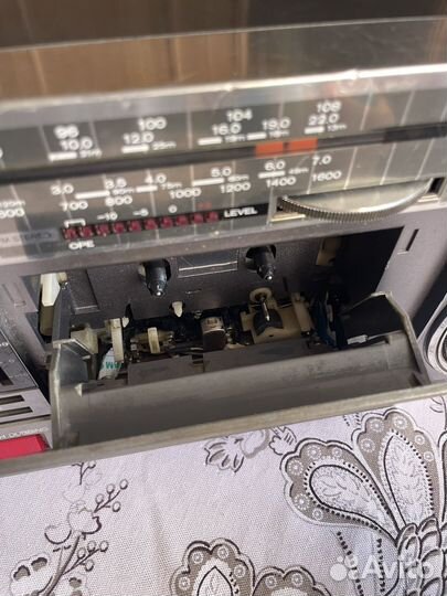 Магнитофон hitachi