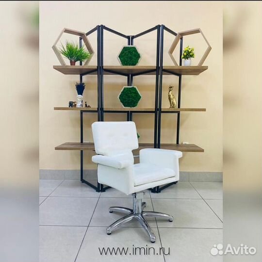 Парикмахерское кресло