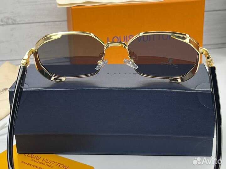 Солнцезащитные очки louis vuitton