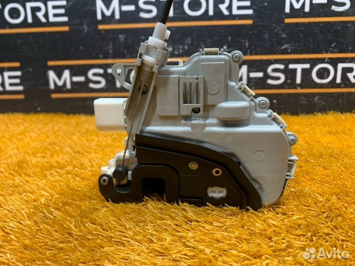 Замок двери передний правый Audi A5 8T cdnc 2013