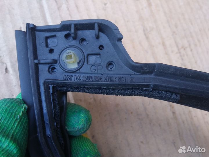 Уплотнитель стекла передней левой двери Omoda C5