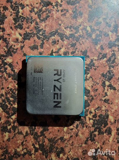 Ryzen 7 2700x комплект с Wraith Prism