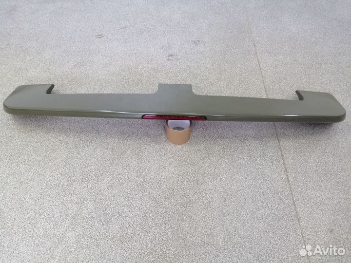 Спойлер крыши УАЗ Патриот с фонарем. Все цвета