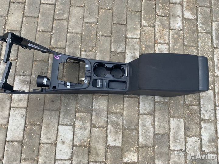 Подлокотник Volkswagen Tiguan 2007-2011