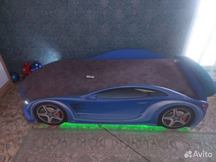 Кровать машина