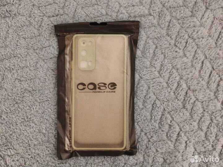 Чехлы на телефон