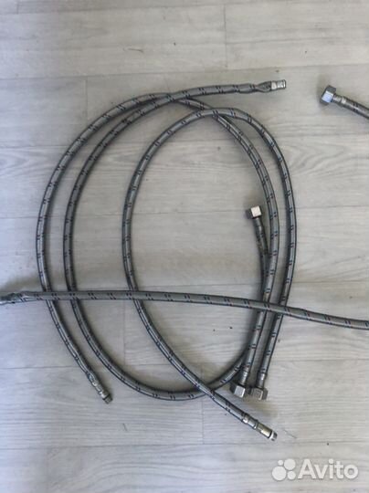 Гибкий шланг для подводки воды