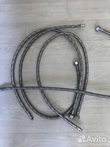 Гибкий шланг для подводки воды