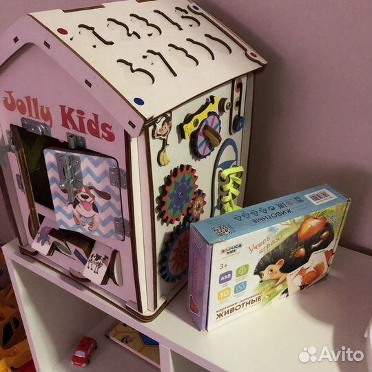 Деревянный домик /Бизиборд/ Монтессори