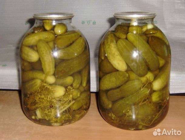 Капуста квашеная,салаты, сок томатный