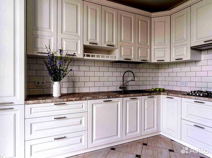 Кухня в потолок на заказ